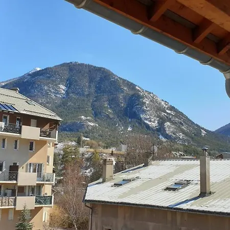 Joli T2 + Coin Montagne + Garage Appartement Briançon Buitenkant foto