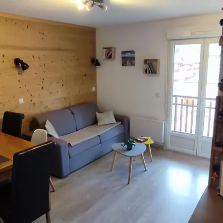 Joli T2 + Coin Montagne + Garage Appartement Briançon Buitenkant foto